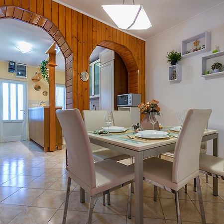 Holiday Villa Anna Primorski Dolac Ngoại thất bức ảnh