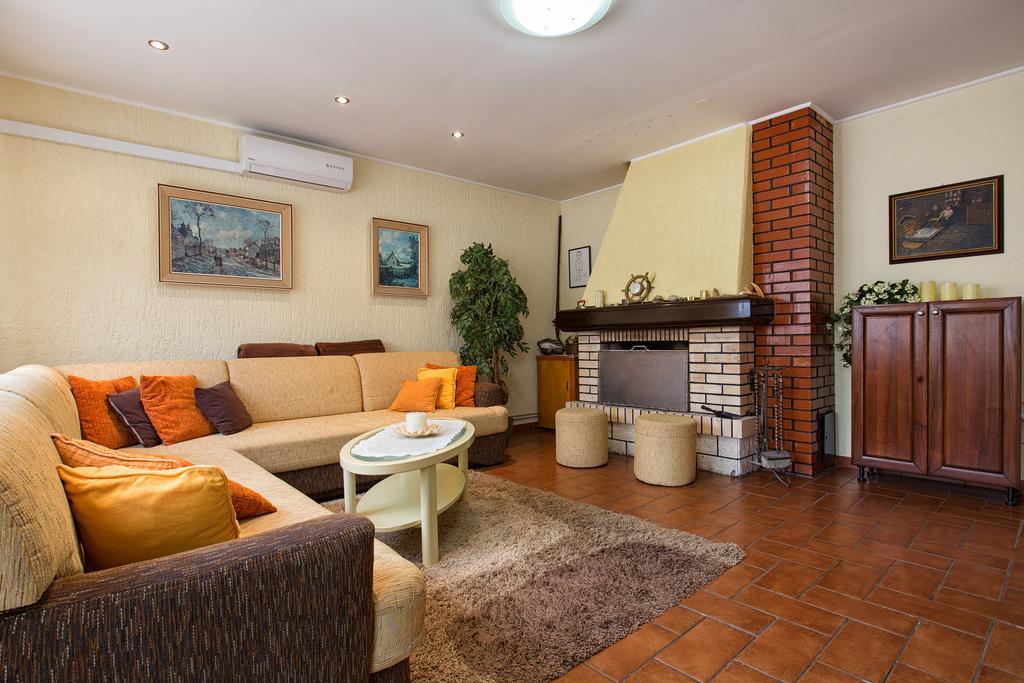 Holiday Villa Anna Primorski Dolac Ngoại thất bức ảnh