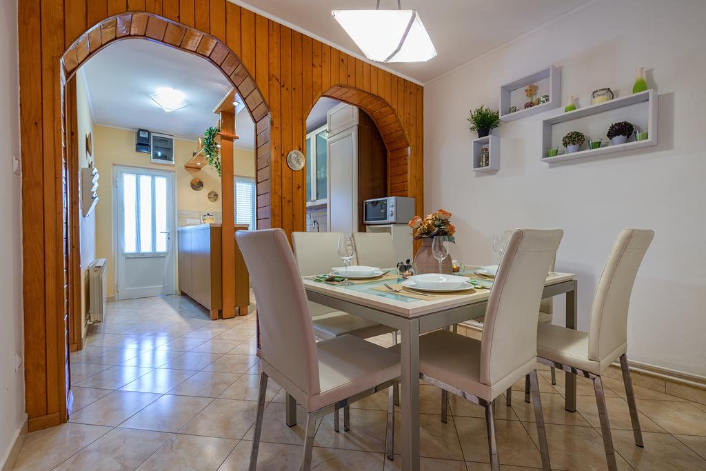 Holiday Villa Anna Primorski Dolac Ngoại thất bức ảnh