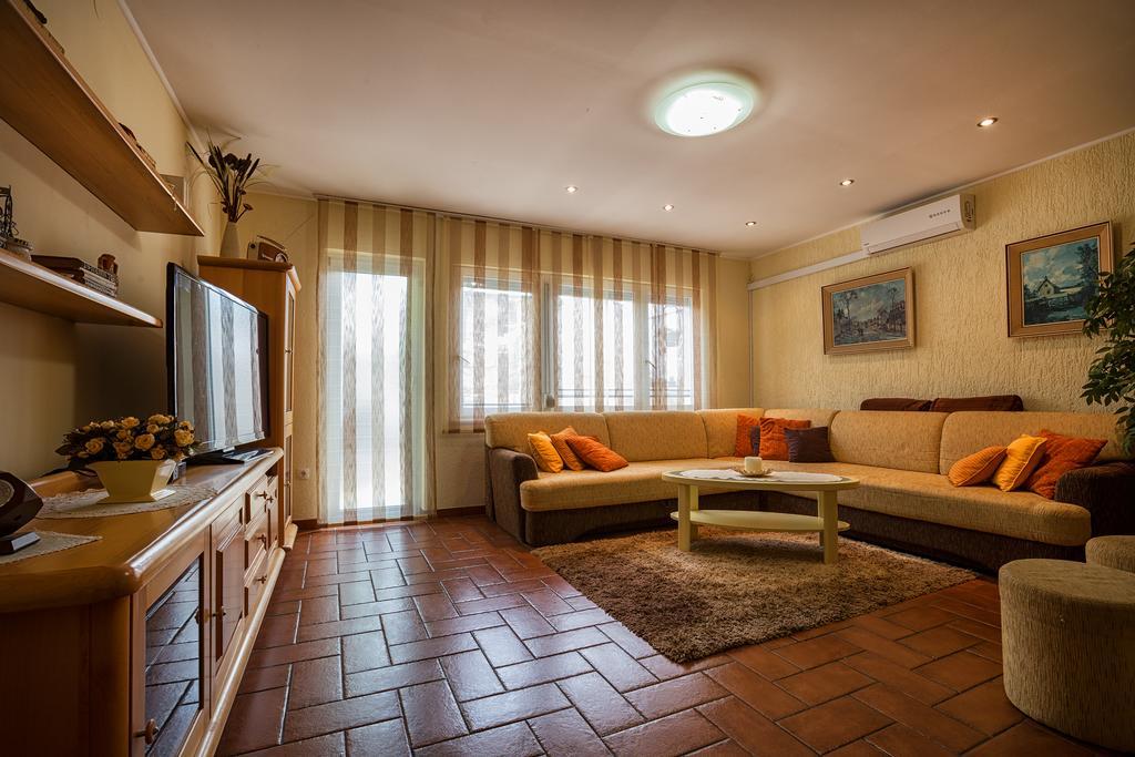 Holiday Villa Anna Primorski Dolac Ngoại thất bức ảnh